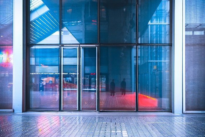 Com funiona una porta automàtica? - Portes i automatismes Enric