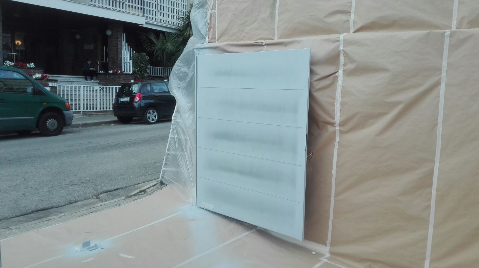 Como pintar una puerta automática - Puertas y Automatismos Enric