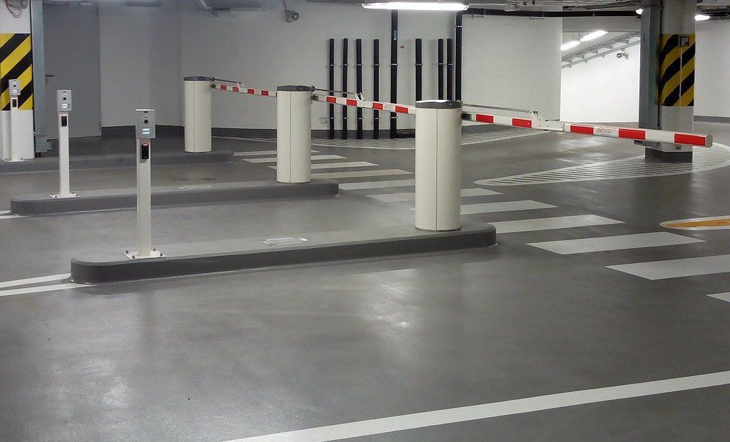 Seguridad en puertas automáticas | Puertas y Automatismos Enric