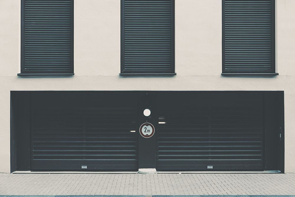 Seguridad en puertas automáticas | Puertas y Automatismos Enric