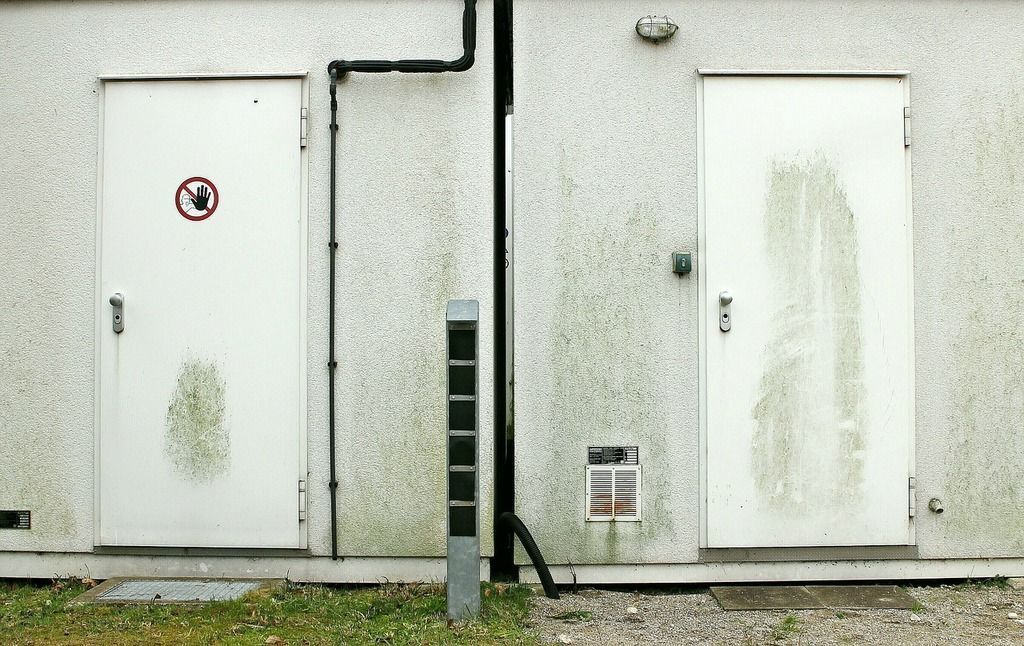 Seguridad en puertas automáticas | Puertas y Automatismos Enric